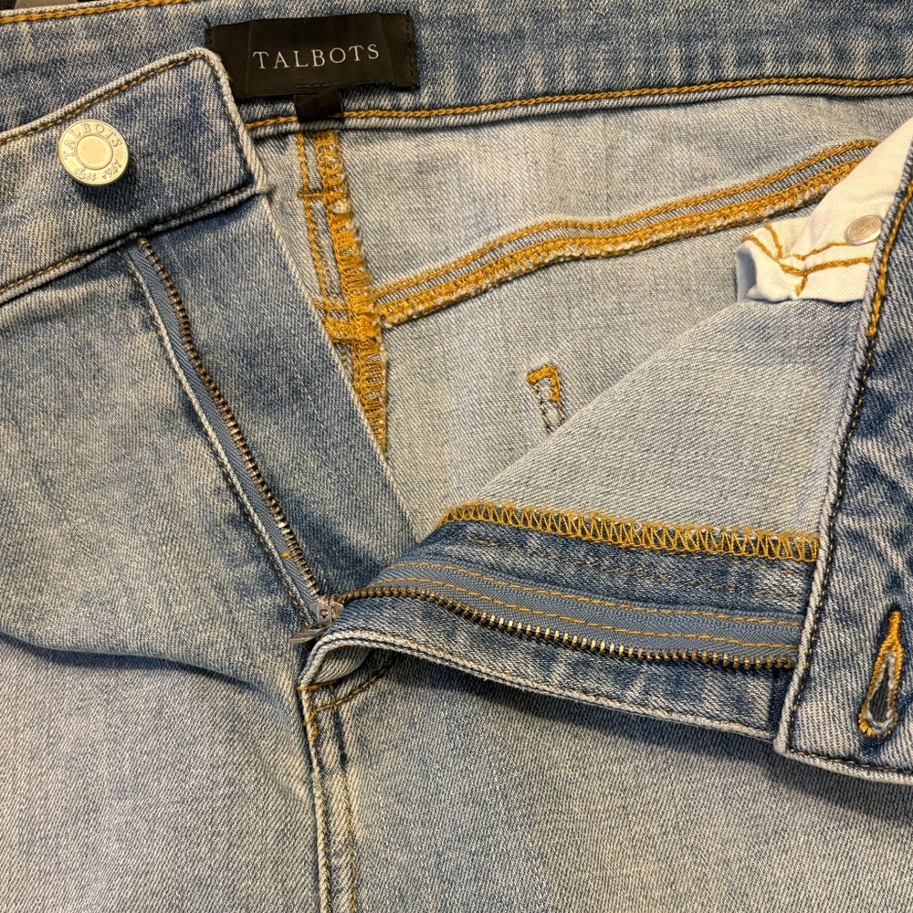 NWOT Talbots Amalfi Light Wash Denim Skirt | Classic Chic | Summer Staple - Picture 7 of 9